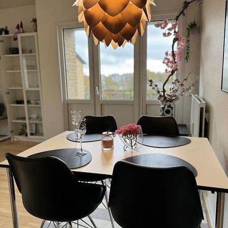 Stor Og Lys Lejlighed I Hjertet Af 霍尔斯特布罗 外观 照片